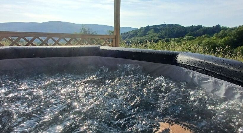 פנסיון Yourtissimo   La Maison Rouge