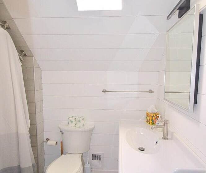 Rosies Creekside Retreat   3 Br Escape!