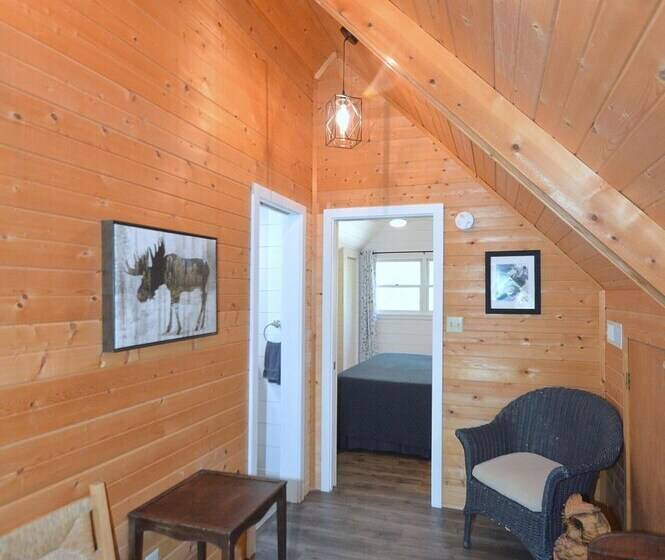 Rosies Creekside Retreat   3 Br Escape!