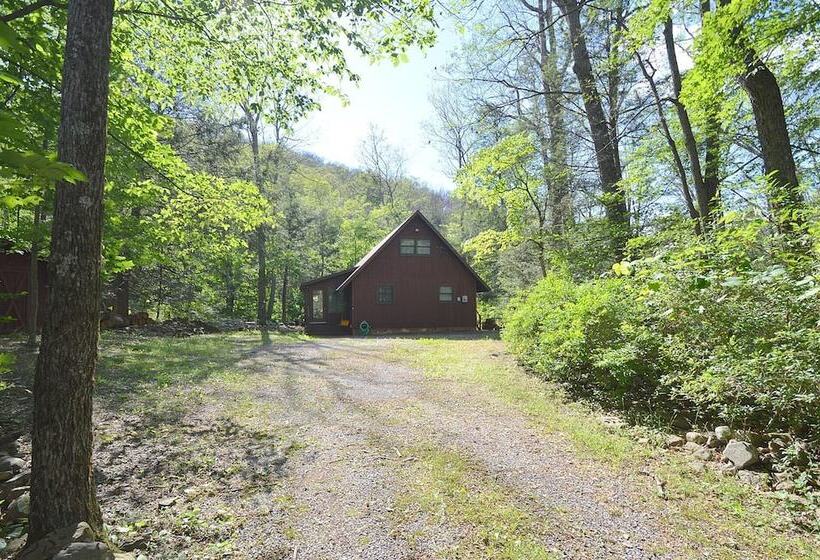 Rosies Creekside Retreat   3 Br Escape!