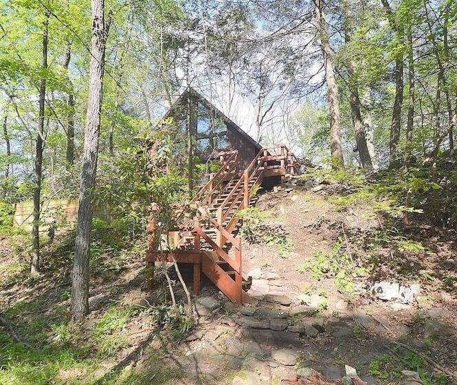 Rosies Creekside Retreat   3 Br Escape!