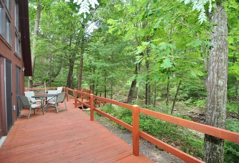 Rosies Creekside Retreat   3 Br Escape!