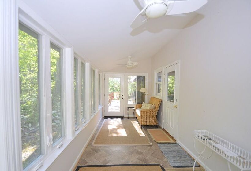 Rosies Creekside Retreat   3 Br Escape!