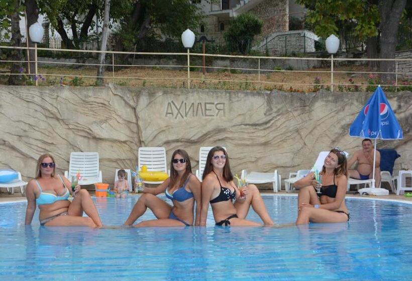Ahilea Hotel   Free Pool Access
