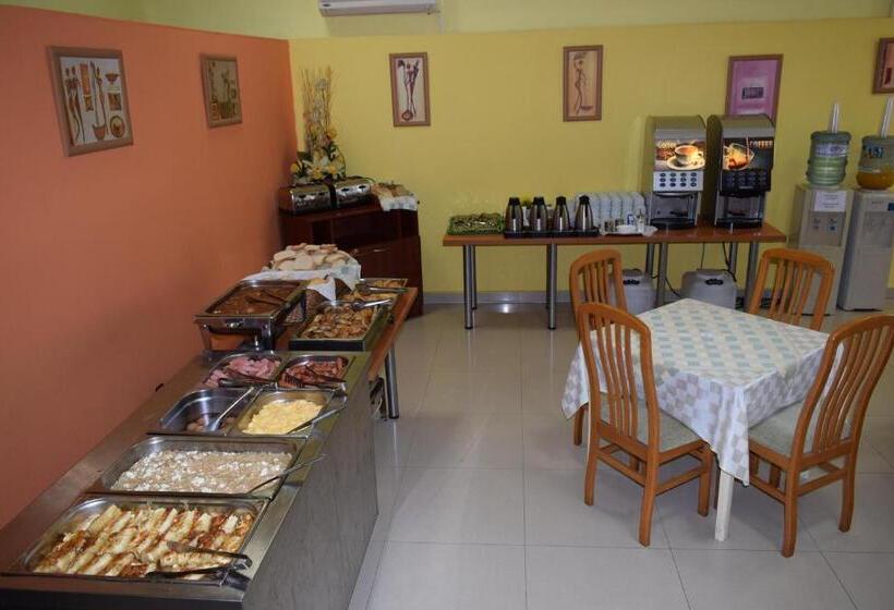 Ahilea Hotel   Free Pool Access