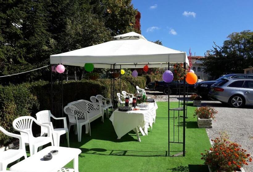 Ahilea Hotel   Free Pool Access