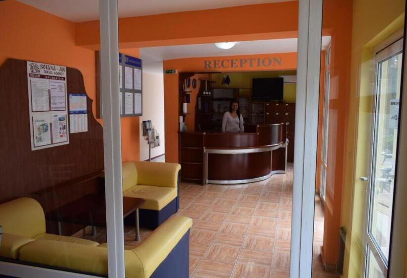 Ahilea Hotel   Free Pool Access