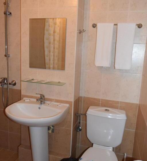 Ahilea Hotel   Free Pool Access