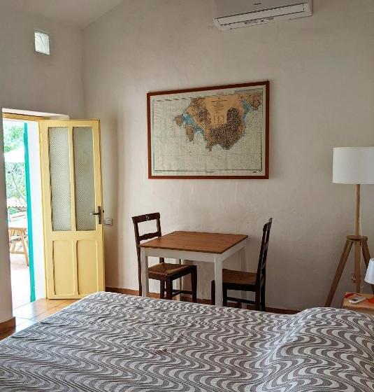 住宿加早餐  Cala Vinagra House