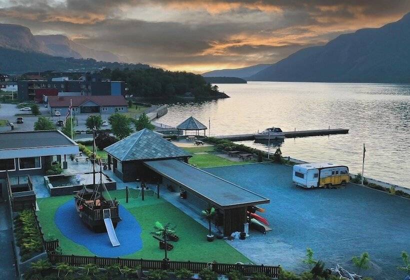 Bremanger Fjord Hotell