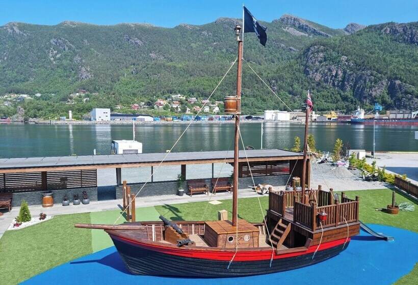 Bremanger Fjord Hotell