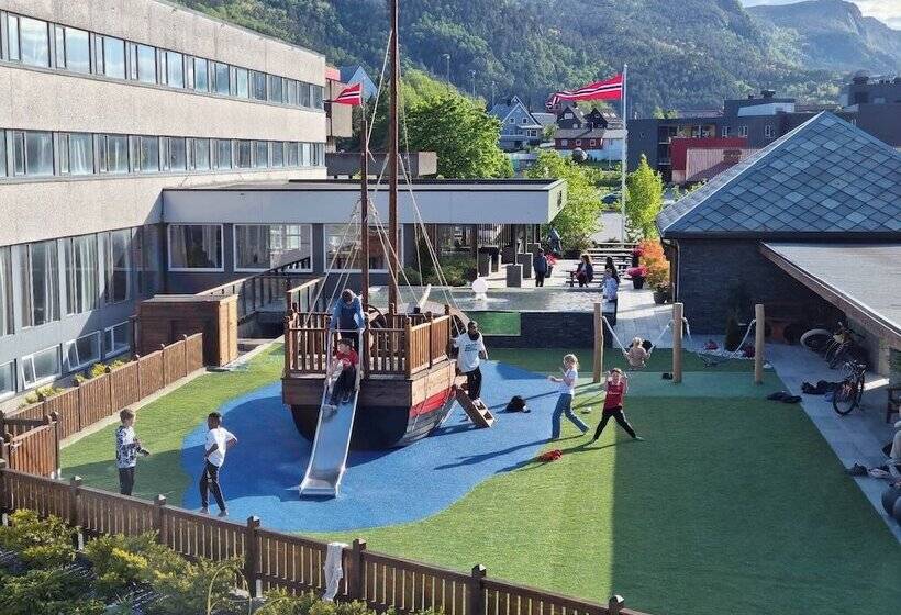 Bremanger Fjord Hotell