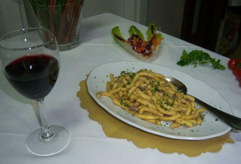 Отель Agriturismo Lo Sgorzolo