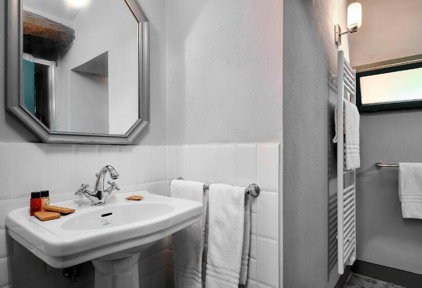 هتل Agriturismo Torreghiotta