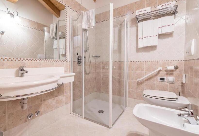 בית מלון כפרי Genzianella