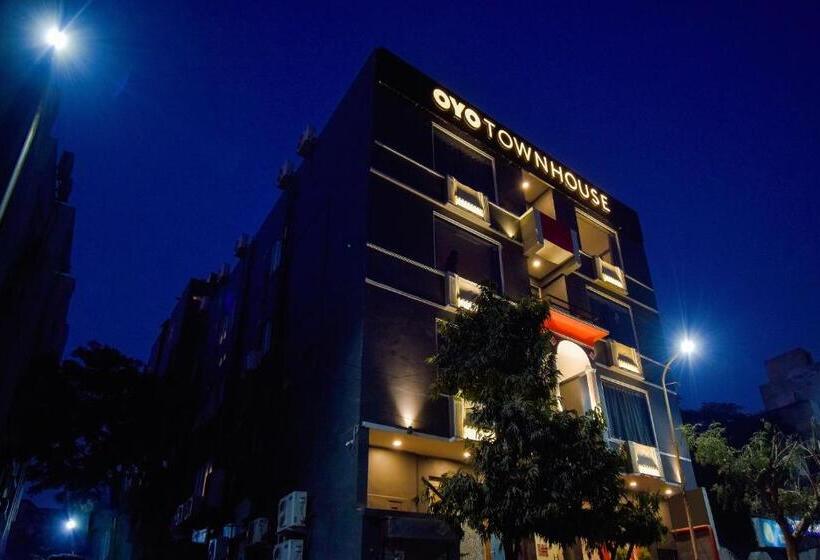 Super Townhouse Tonk Road Near Gandhi Nagar Railway Station Formerly Hotel Jaiman