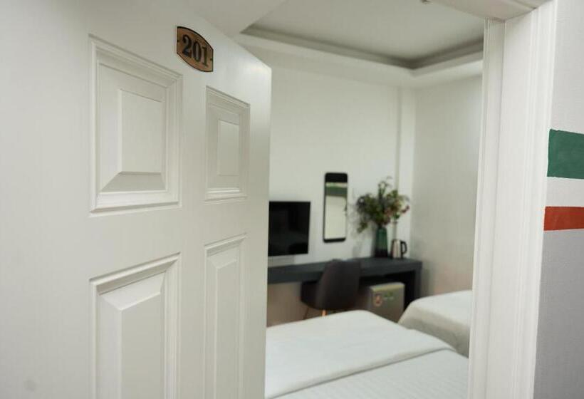 Trang An Hotel   5 Minutes Landmark 81