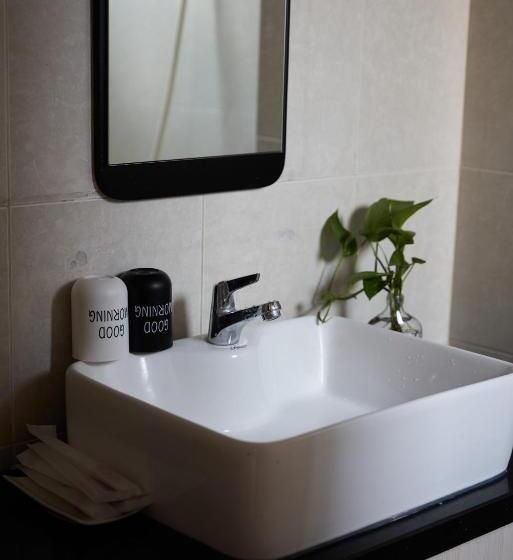 Trang An Hotel   5 Minutes Landmark 81