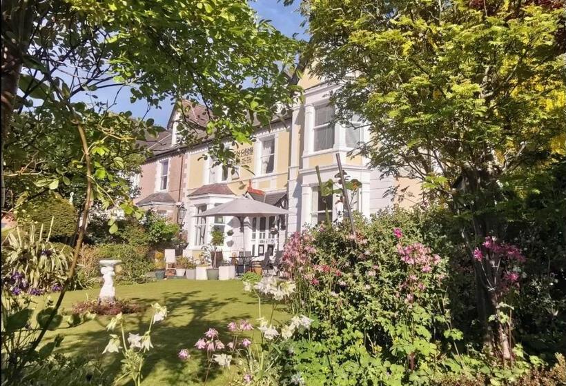 Пансион Bron Orme Private