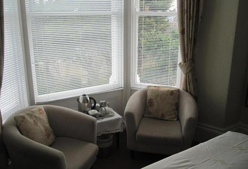 Пансион Bron Orme Private