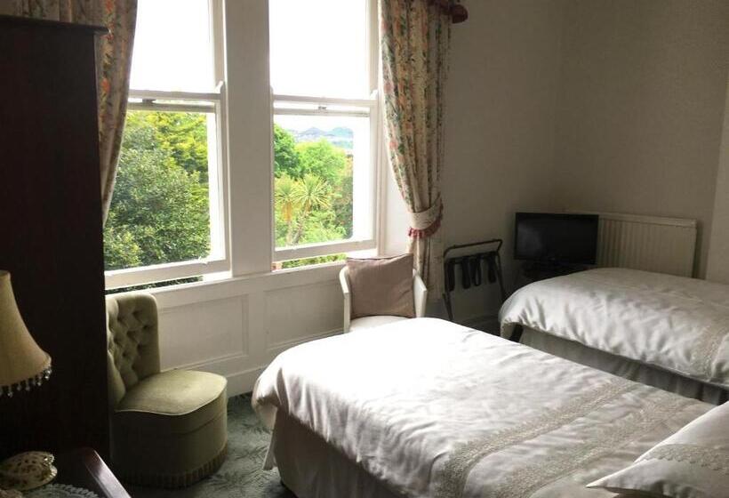 Пансион Bron Orme Private