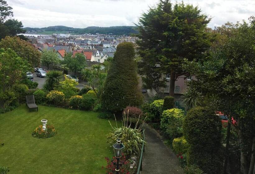 Пансион Bron Orme Private