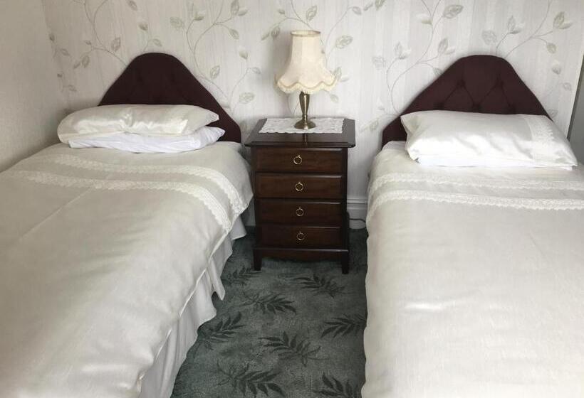 Пансион Bron Orme Private