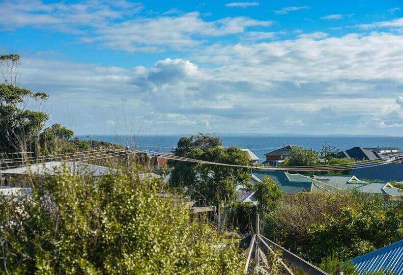 ペンション By The Seaside