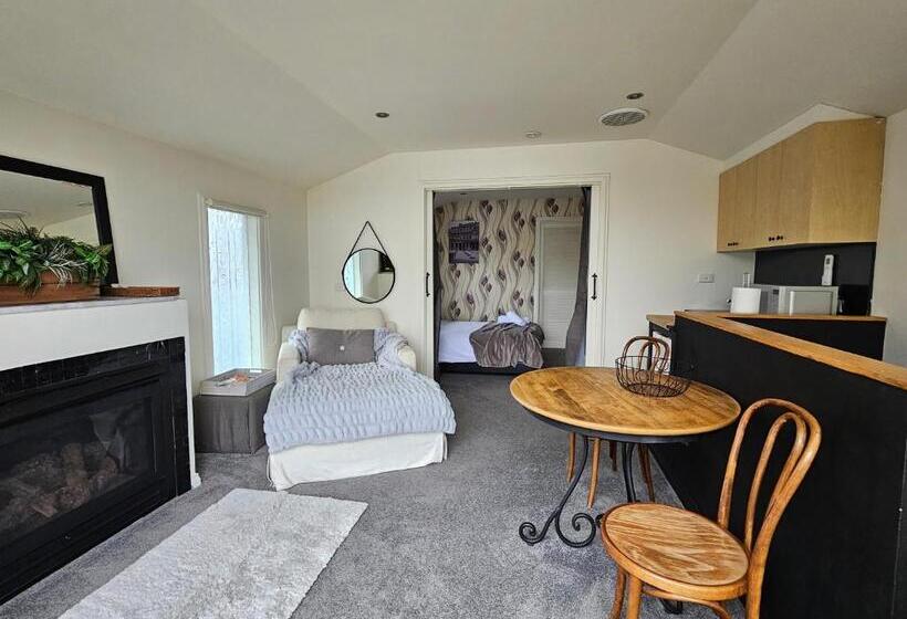 ペンション By The Seaside