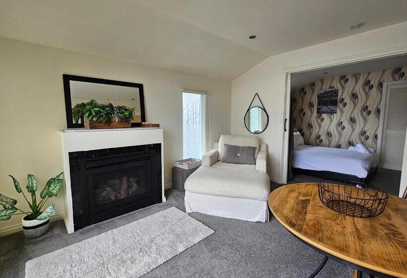 ペンション By The Seaside