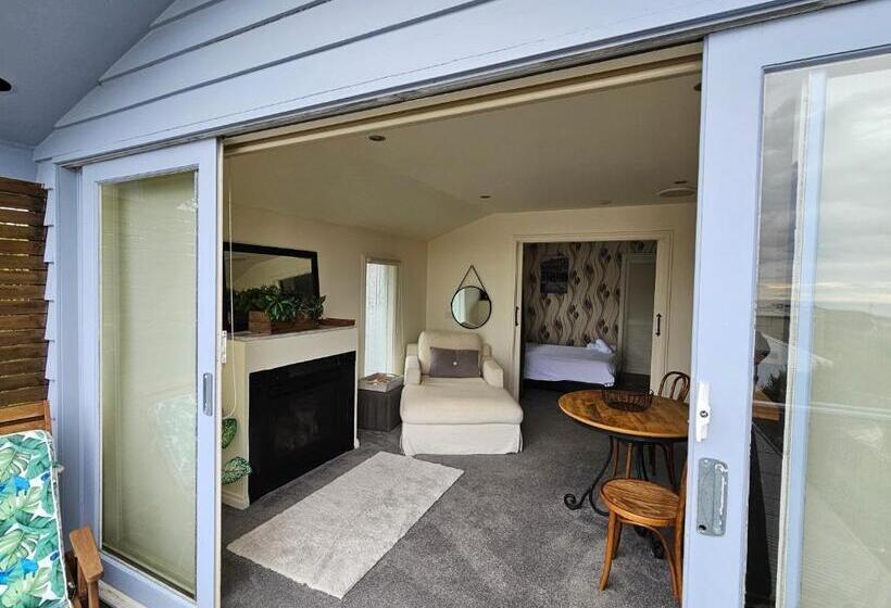 ペンション By The Seaside