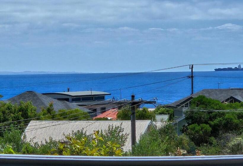 ペンション By The Seaside