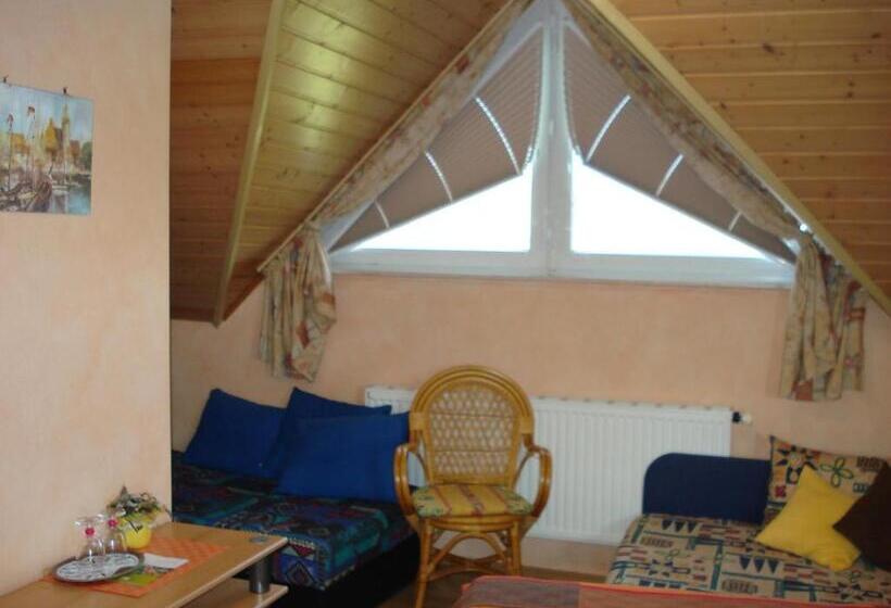 ペンション Ferienwohnungen Gästehaus Gertrud Moog