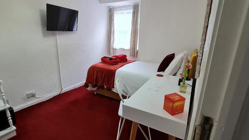 ペンション Holly Cottages