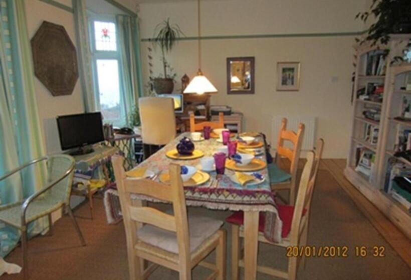 بنسيون Norwegian Wood