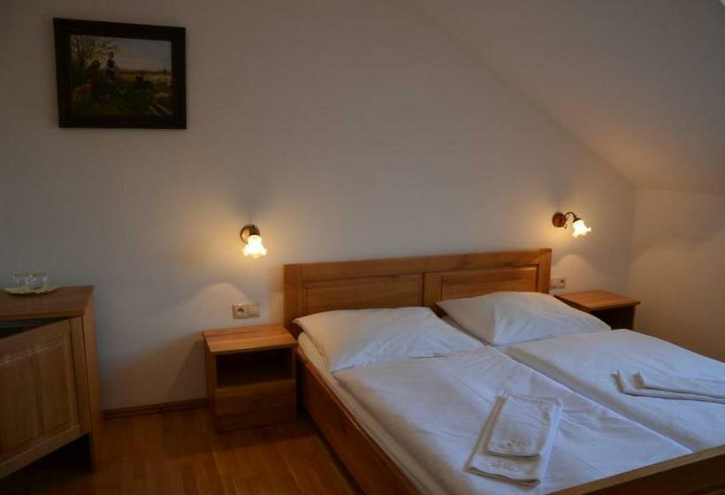 ペンション Penzión Salaš Cabaj