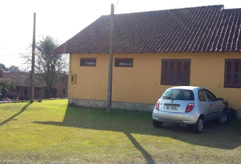 پانسیون Pousada Casa Amarela