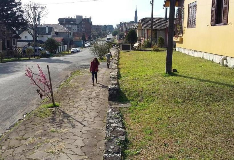 پانسیون Pousada Casa Amarela