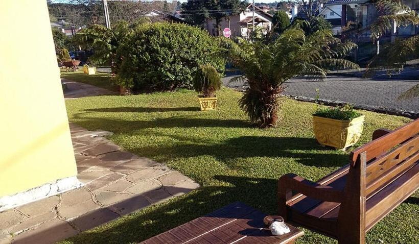 پانسیون Pousada Casa Amarela