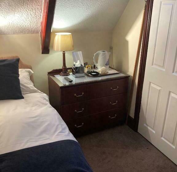 膳宿费 The Old School House