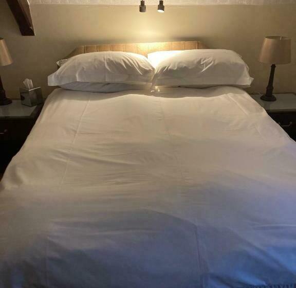 膳宿费 The Old School House