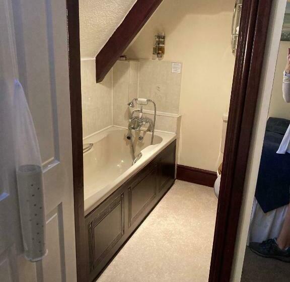 膳宿费 The Old School House