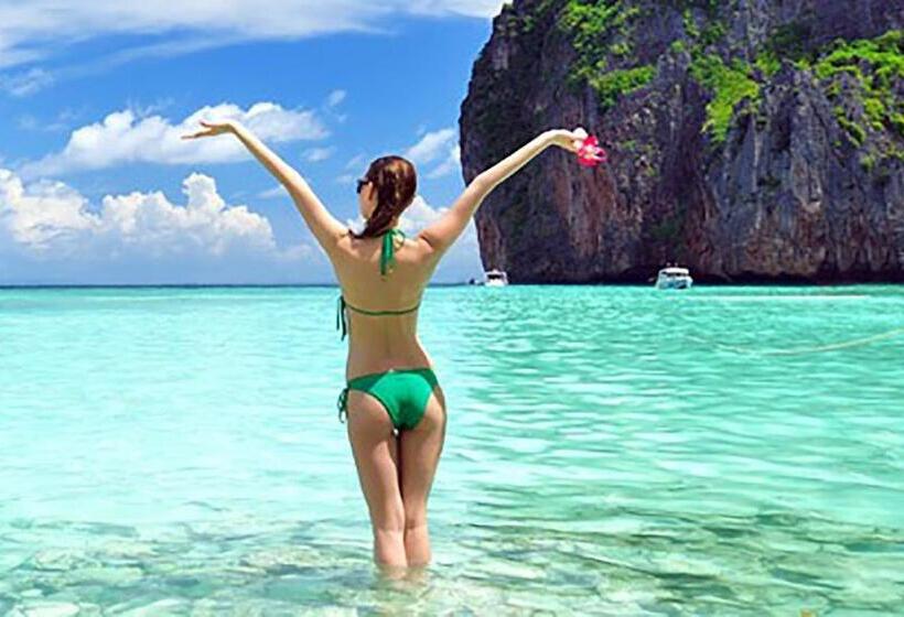 膳宿费 The Shades Hotel 50 Meter Beach Front