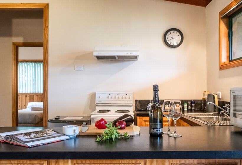 Freycinet Cottage 2