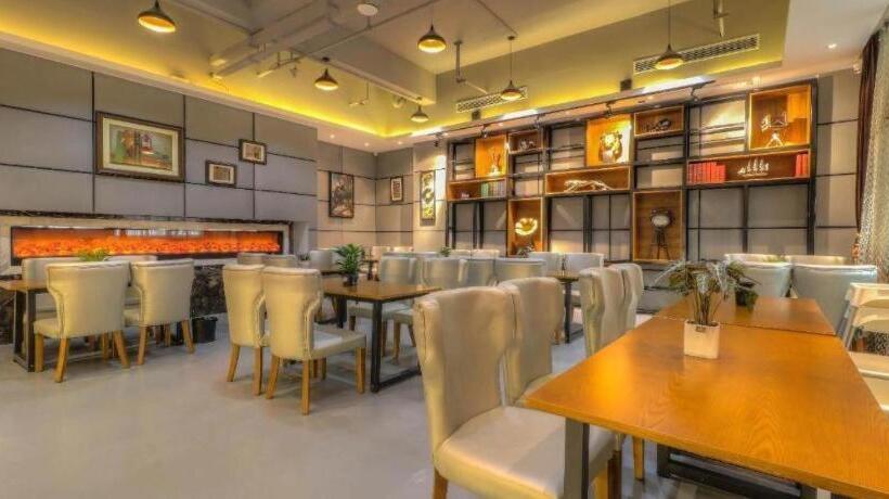 Отель James Joyce Coffetel Changsha Youyi Road Subway Station