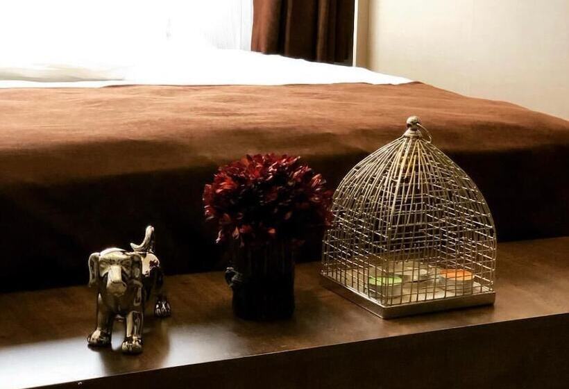 Antique Art Residence