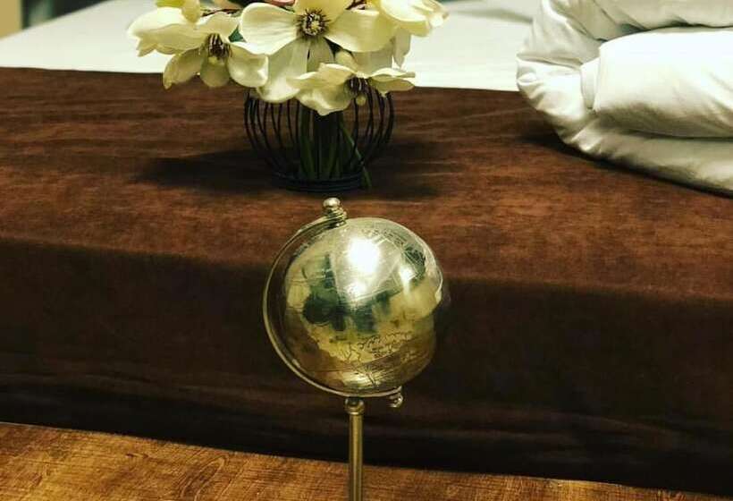 Antique Art Residence