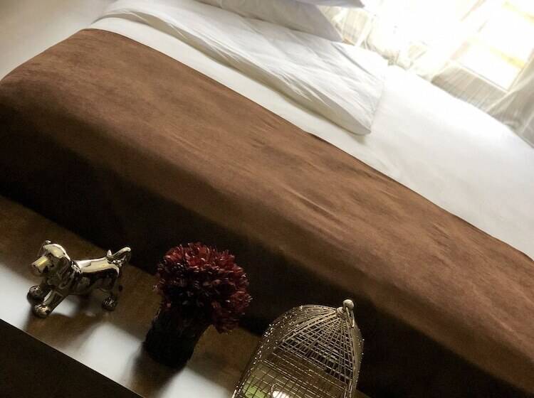 Antique Art Residence