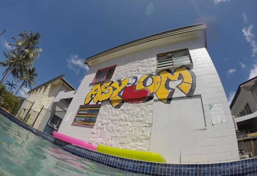 Asylum Cairns Hostel