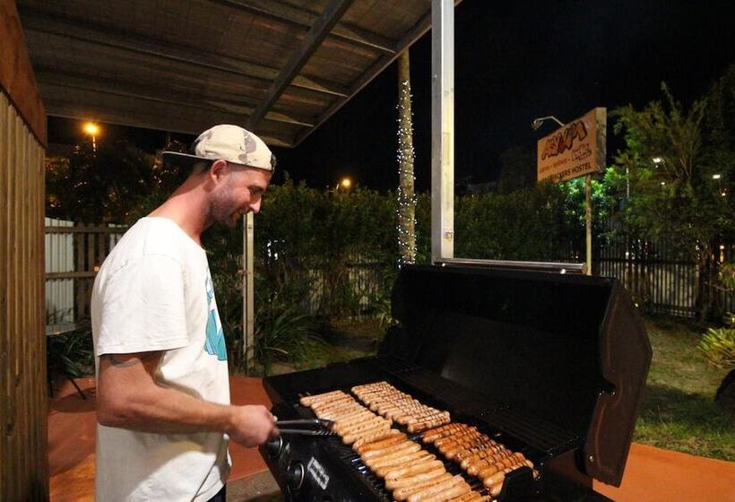 Asylum Cairns Hostel